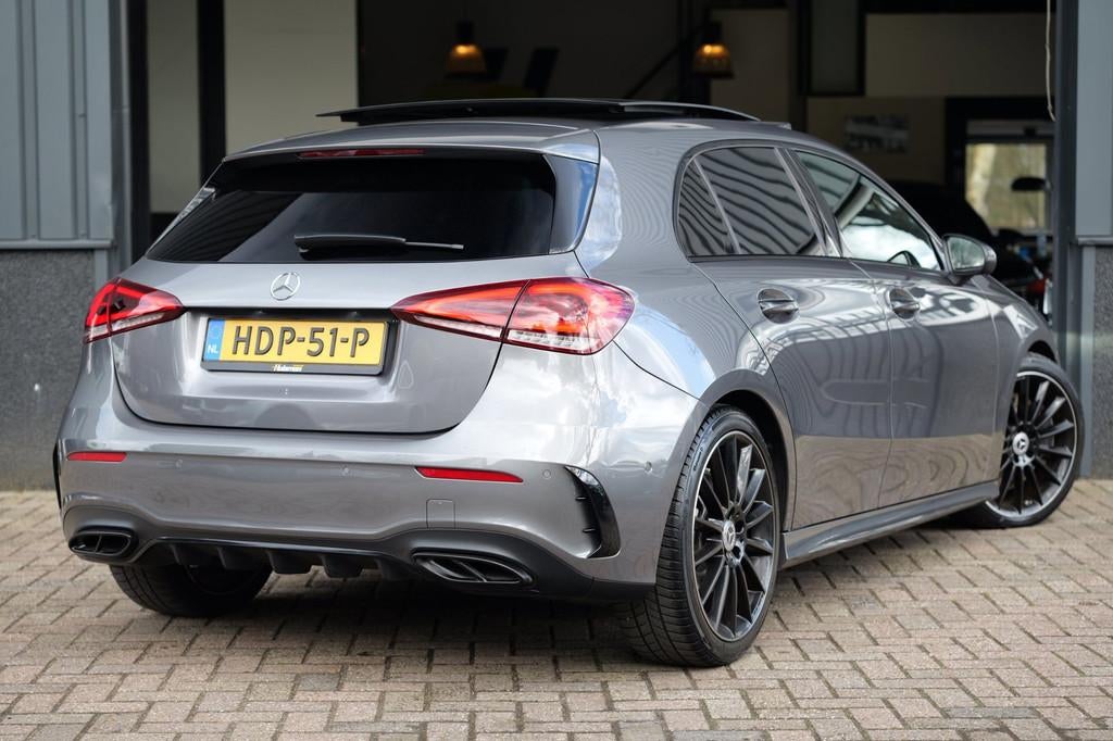 Mercedes-Benz A-klasse A250 AMG|19inch|Pano|Burmester|Widesc, Gebruikt, Euro 6, 4 cilinders, Leder