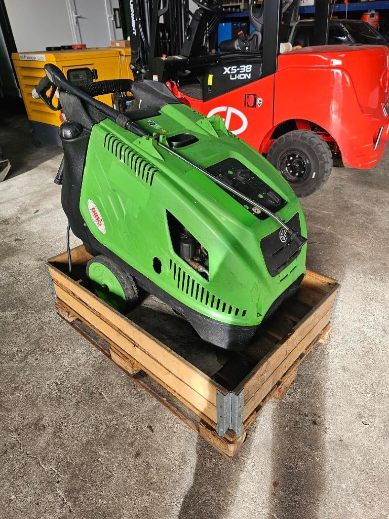 Dibo hogedrukreiniger warm water 400 Volt - 180 bar, Ophalen, Gebruikt, Dibo, Nn