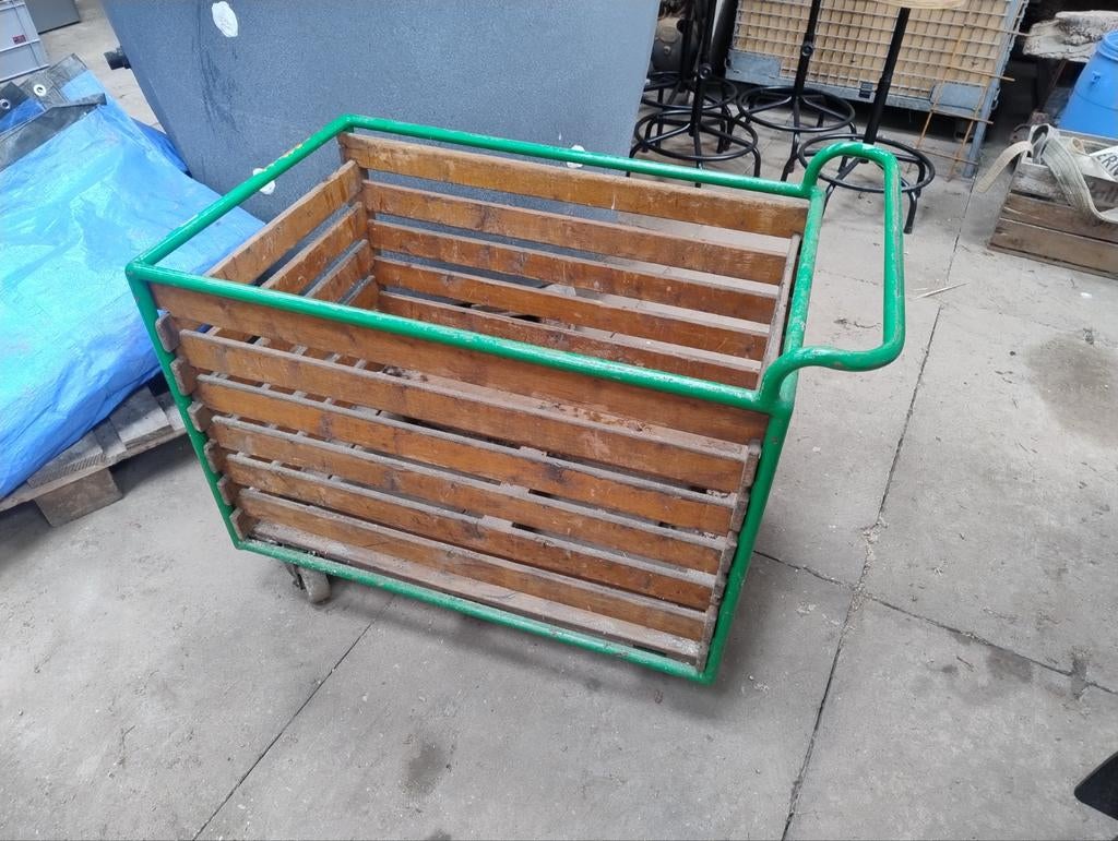 Vintage industrieel karretje, Ophalen