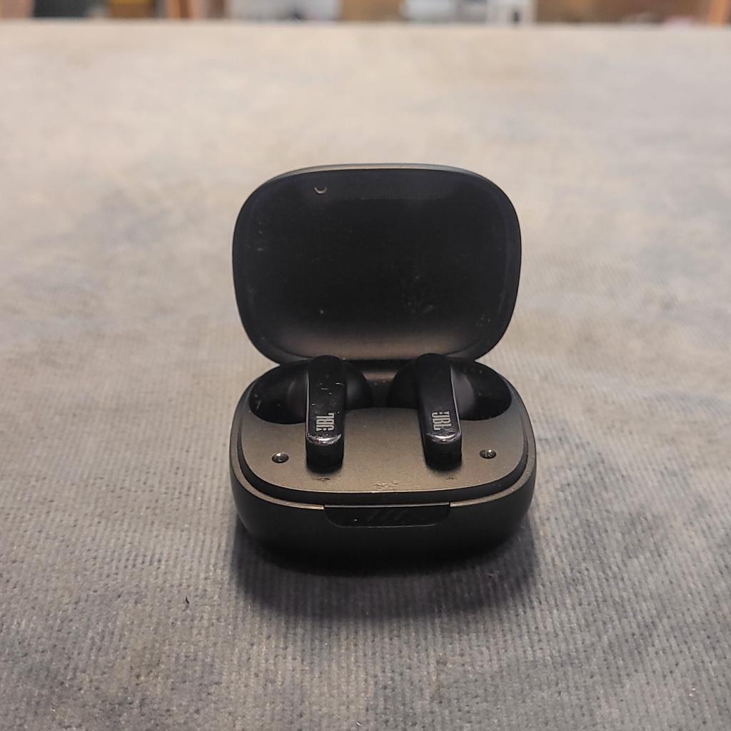 JBL Live Pro 2 TWS Wireless Earbuds - In Nette Staat, JBL, Zo goed als nieuw, Support@jbl.com, 400 Atlantic Street
Stamford, CT 06901
USA