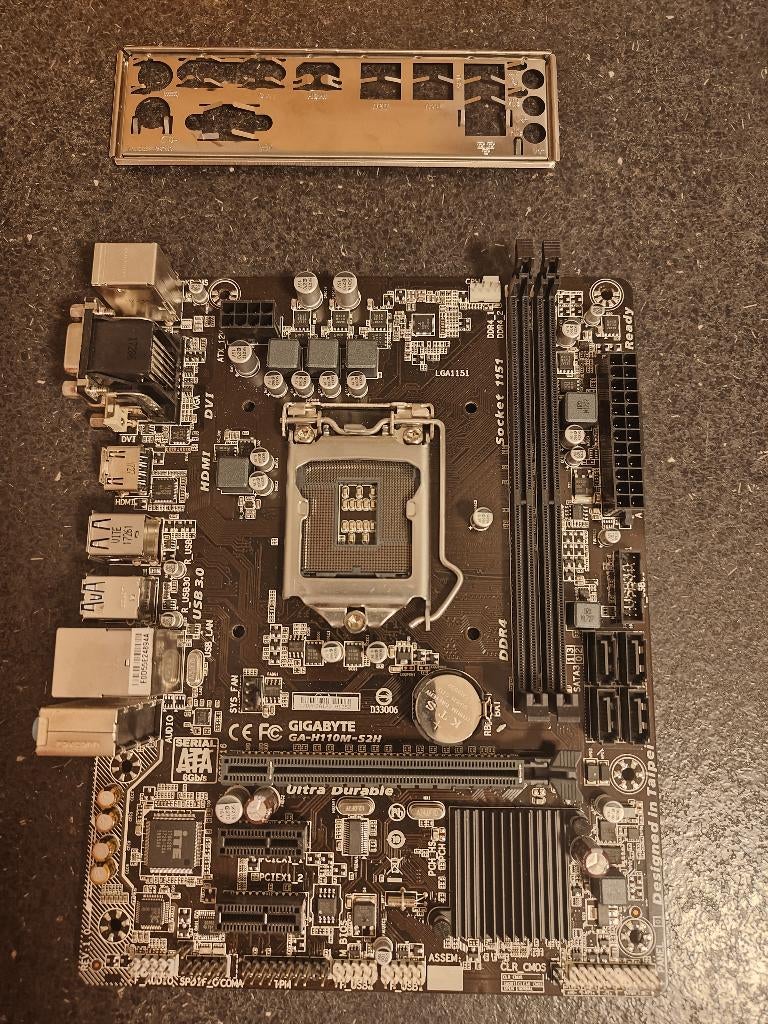 Gigabyte h110m-s2h, Computers en Software, Gebruikt, LGA 1151, DDR4, Ophalen of Verzenden