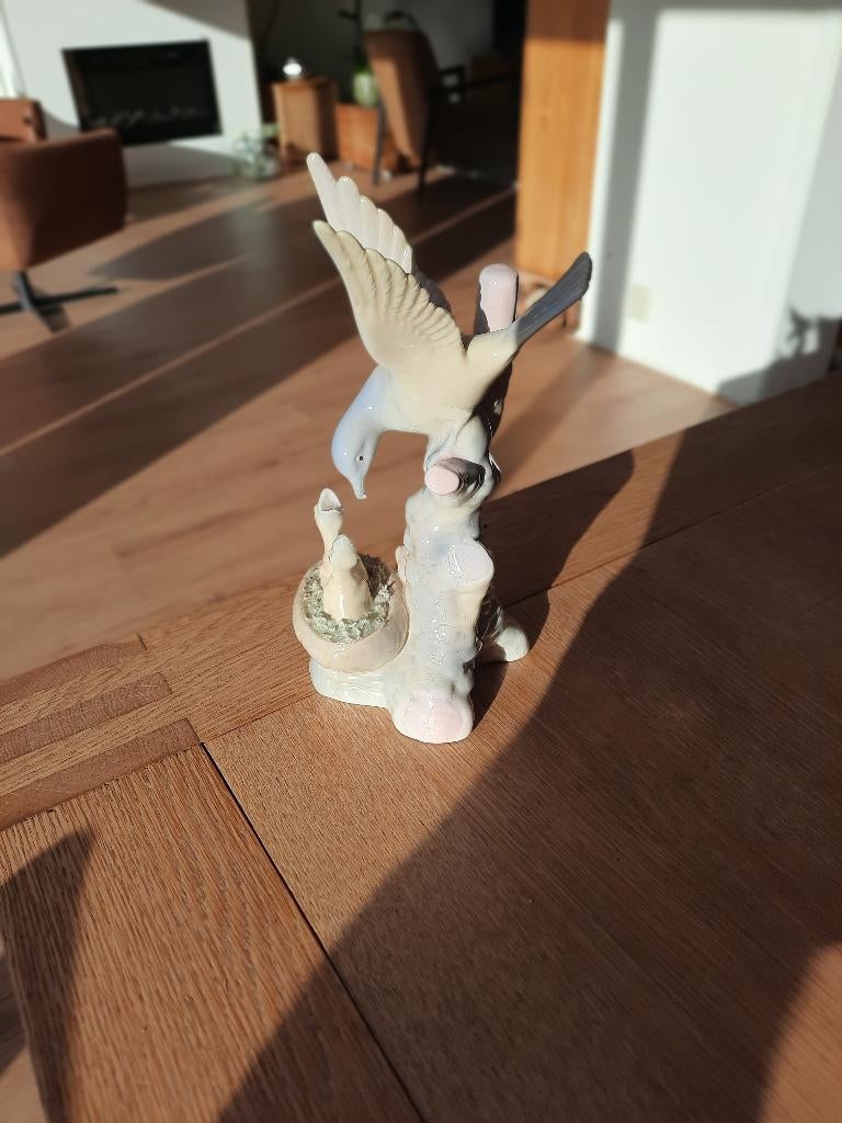 LLadro. Vogel met jongen in nest, Ophalen of Verzenden, Dier