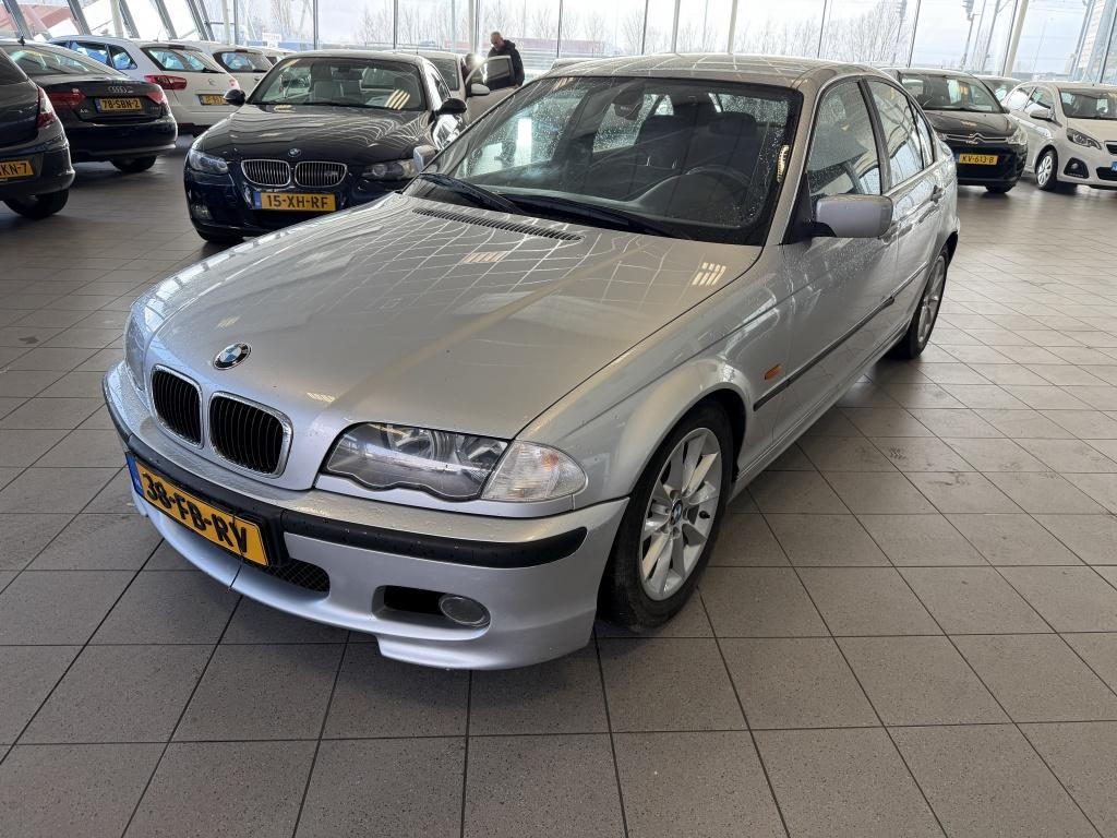 BMW 3-serie 323i Executive (bj 2000), Auto's, Oldtimers, Stof, 2494 cc, Metallic lak, Bedrijf