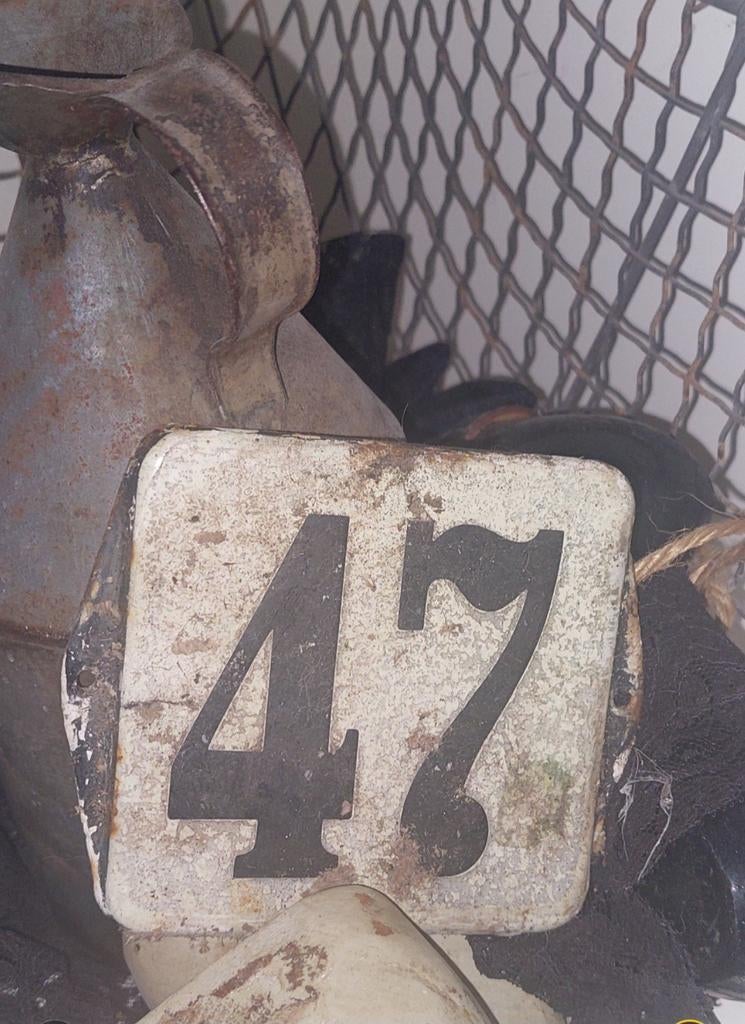 Oud emaille nummer plaatje nr 47, Antiek en Kunst, Antiek | Emaille, Ophalen of Verzenden