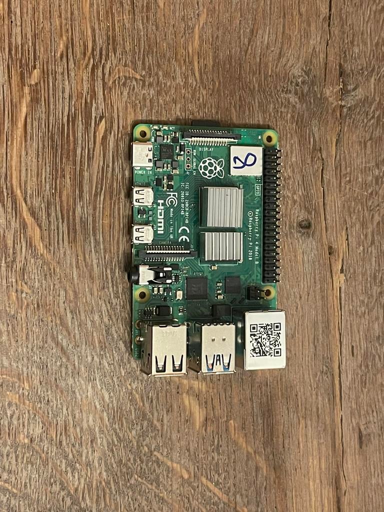 Raspberry Pi 4 model B (8gb) + heatsink + SD + adapter, Ophalen of Verzenden, Zo goed als nieuw, 8 GB
