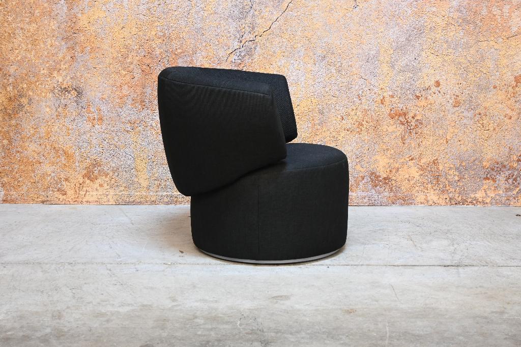 ZGANieuw zwarte stoffen Rolf Benz 684 design draaifauteuil, 75 tot 100 cm, Zo goed als nieuw, 75 tot 100 cm, Rolf Benz