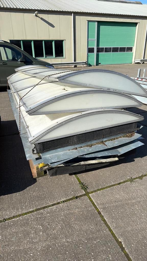 Grote lichtkoepels met frame, Ophalen, Kunststof, Gebruikt, Overige kleuren