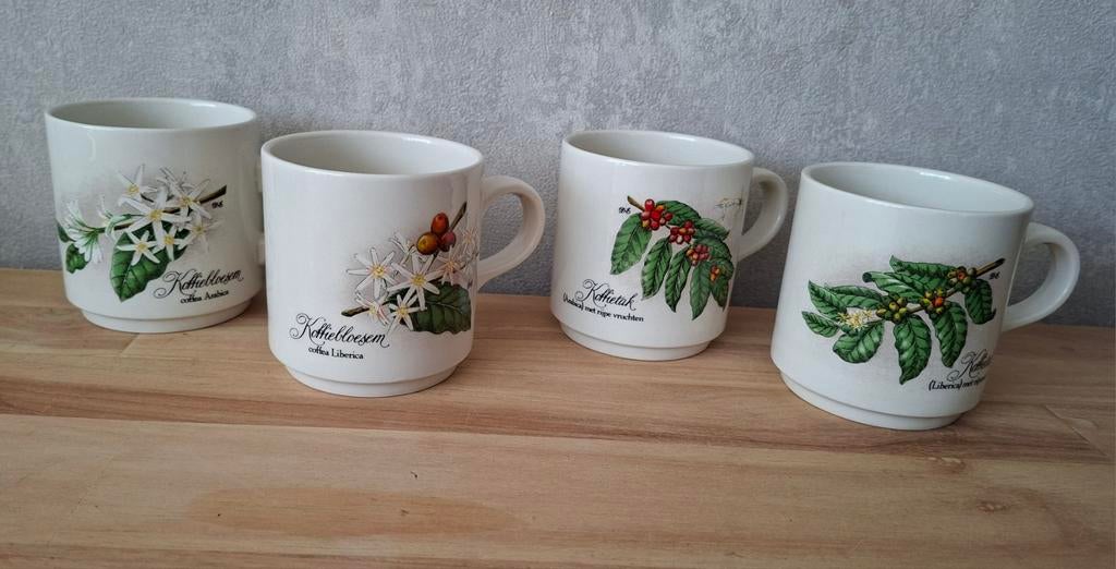 Douwe Egberts  set vintage koffie mokjes, Koffietak, Ophalen of Verzenden, Zo goed als nieuw, Overige stijlen, Kop(pen) en/of Schotel(s)