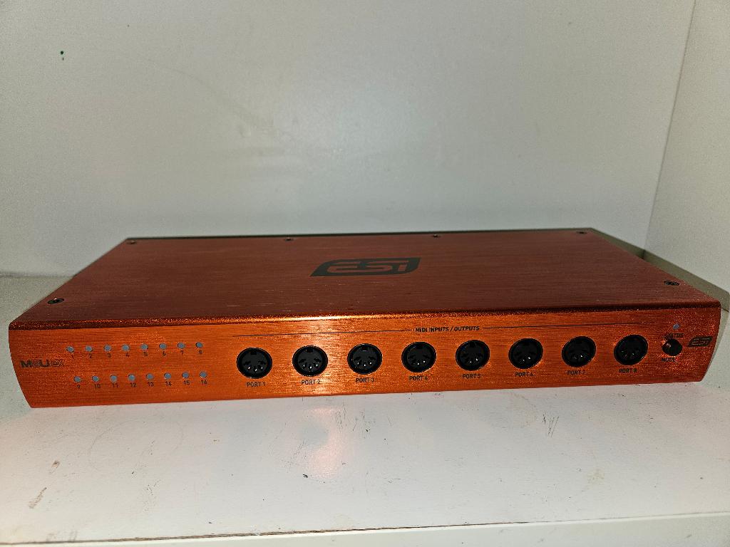 ESI M8U eX USB 3.0 MIDI interface met USB hub, Muziek en Instrumenten, Midi-apparatuur, Ophalen of Verzenden, Gebruikt