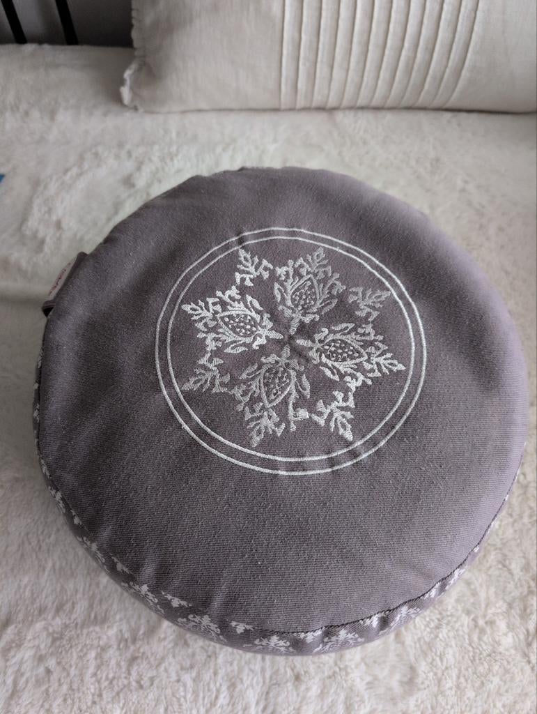 Flowee meditatiekussen - grijs met patroon, Ophalen of Verzenden, Zo goed als nieuw, Yoga-accessoire