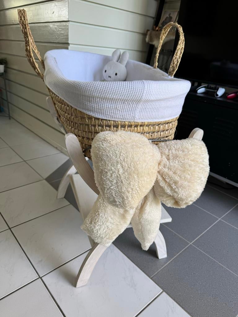 Rieten wiegje met standaard, Kinderen en Baby's, Babywiegjes en Ledikanten, Ophalen, Zo goed als nieuw, Wieg