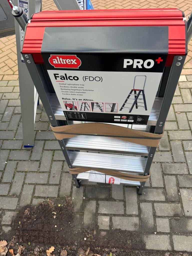 Bouw trappen incl beugels, Ophalen of Verzenden, Zo goed als nieuw, Minder dan 2 meter