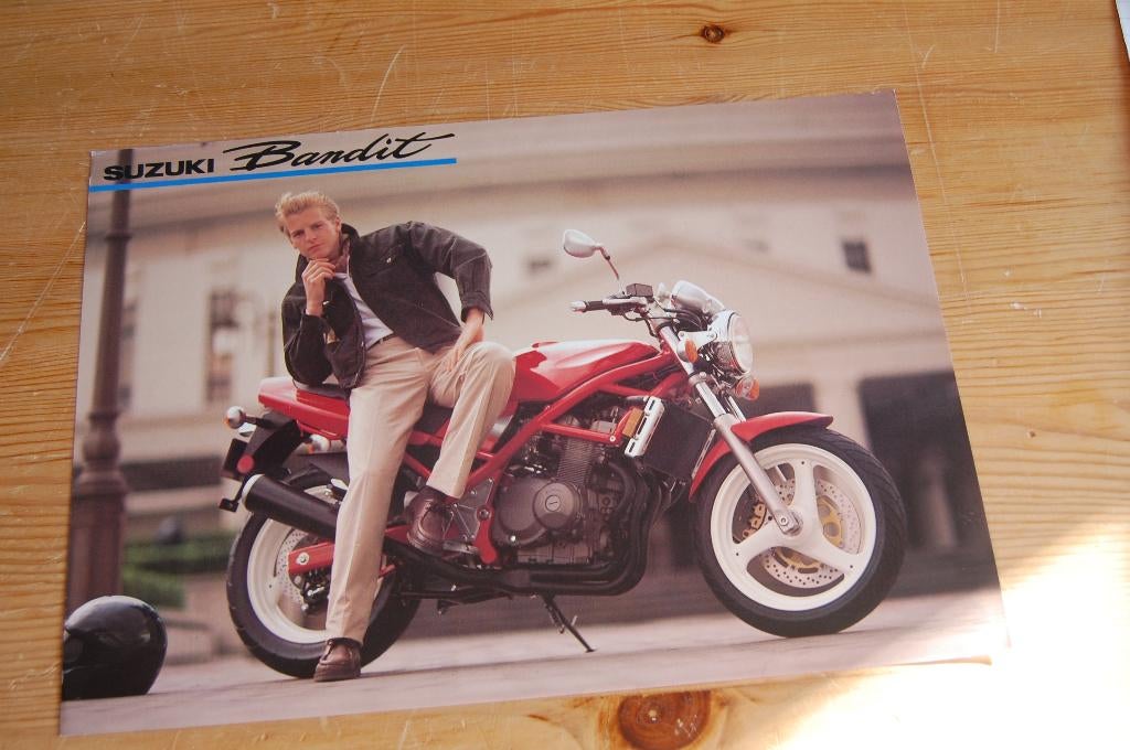 Suzuki Bandit uitgave 06-1990, Ophalen of Verzenden, Suzuki