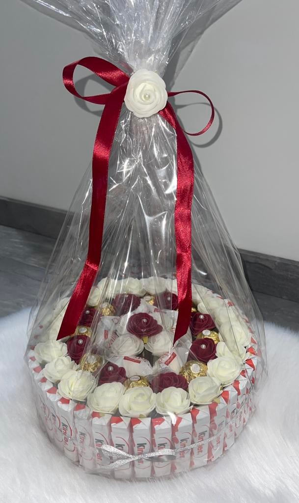 Luxury Roses Chocobox, Hobby en Vrije tijd, Feestartikelen, Ophalen of Verzenden, Zo goed als nieuw