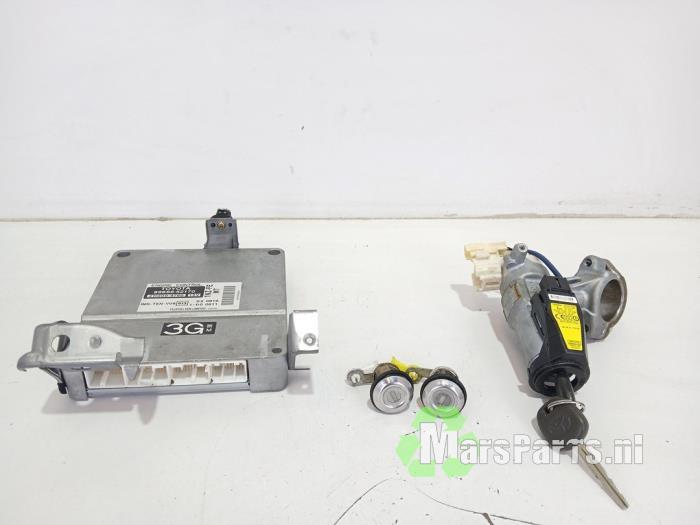 Kontaktslot + computer van een Toyota Yaris Verso, Gebruikt, -, -, Ophalen of Verzenden