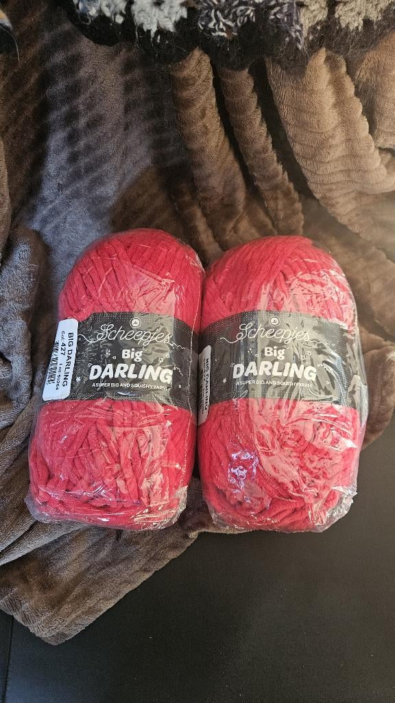 Scheepjes - Big Darling - Cherry 427 - Chenille garen, Hobby en Vrije tijd, Breien en Haken, Ophalen of Verzenden, Nieuw, Breien of Haken
