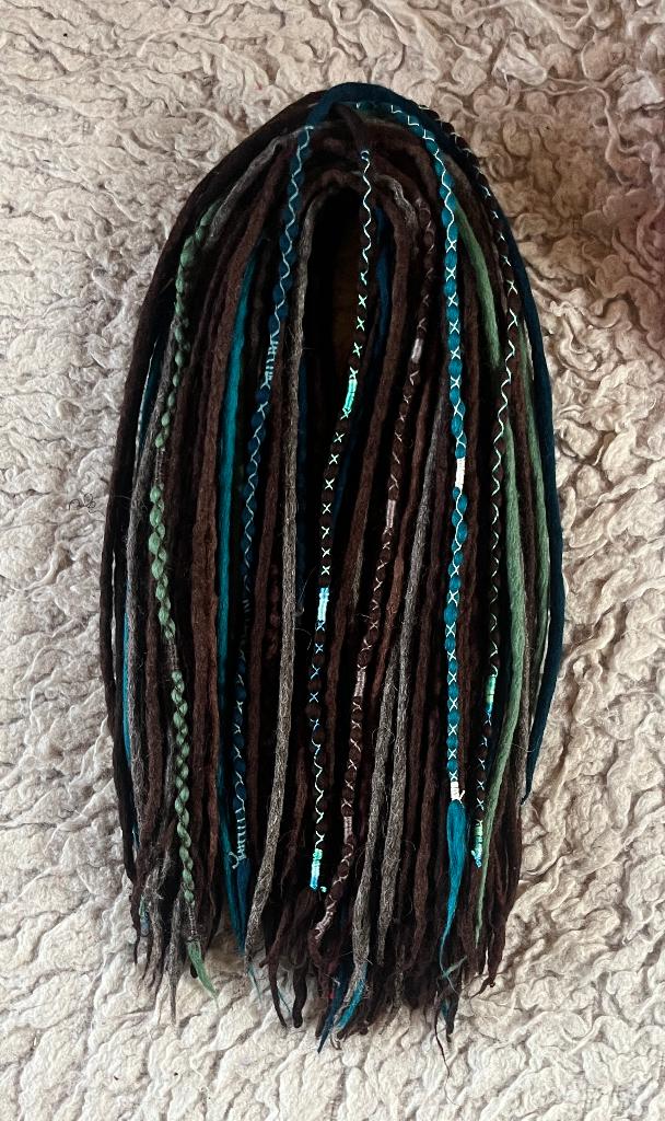 Vele kleuren en structuren wol dreads te koop!, Ophalen of Verzenden, Nieuw, Pruik of Haarverlenging