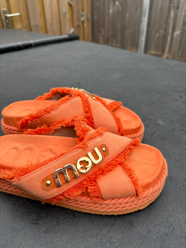 Mou slippers mt 36, Slippers, Oranje, Ophalen of Verzenden, Zo goed als nieuw