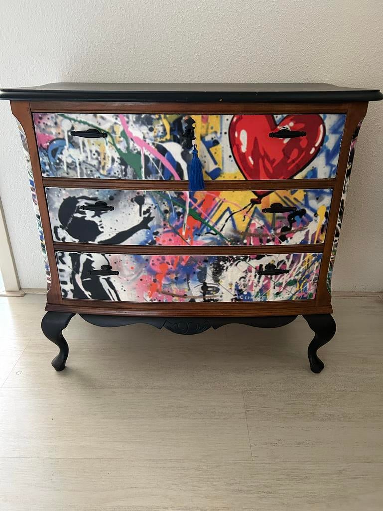 Gepimpt Banksy kastje, Ophalen, Gebruikt, 50 tot 100 cm, Met lade(s)