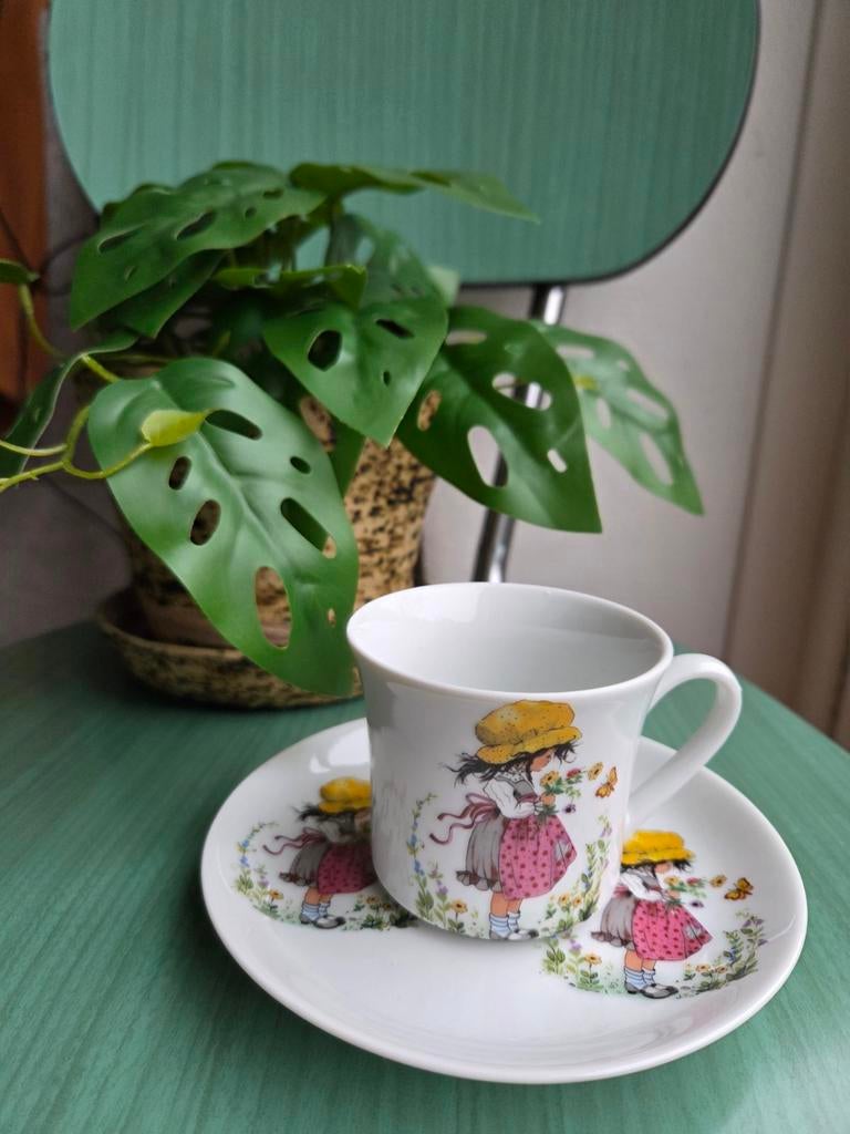 Vintage Tirschenreuth Bavaria kop en schotel - Meisje, Ophalen of Verzenden, Zo goed als nieuw, Overige stijlen, Kop(pen) en/of Schotel(s)