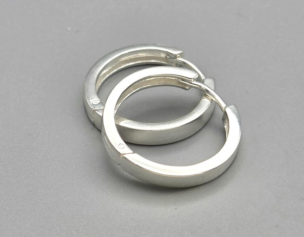 Zilveren gladde creolen vierkante buis gerhodineerd. 2026/97, Hangers, ., Nieuw, Ophalen of Verzenden