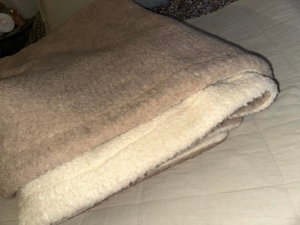 Dikke grote neutrale wollen deken beige creme sprei 200x215, Ophalen of Verzenden, Zo goed als nieuw