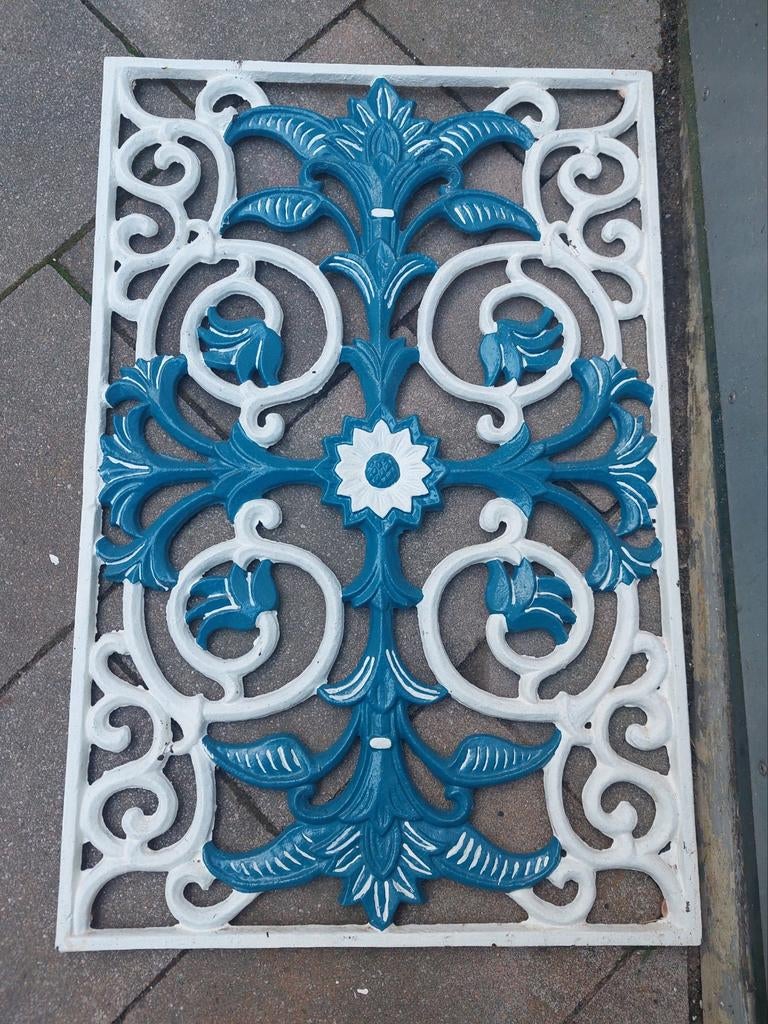 Gietijzeren Voetrooster / Ornament met Blauwe Accenten, Gebruikt, Ophalen of Verzenden, Binnen, Schoonloopmat