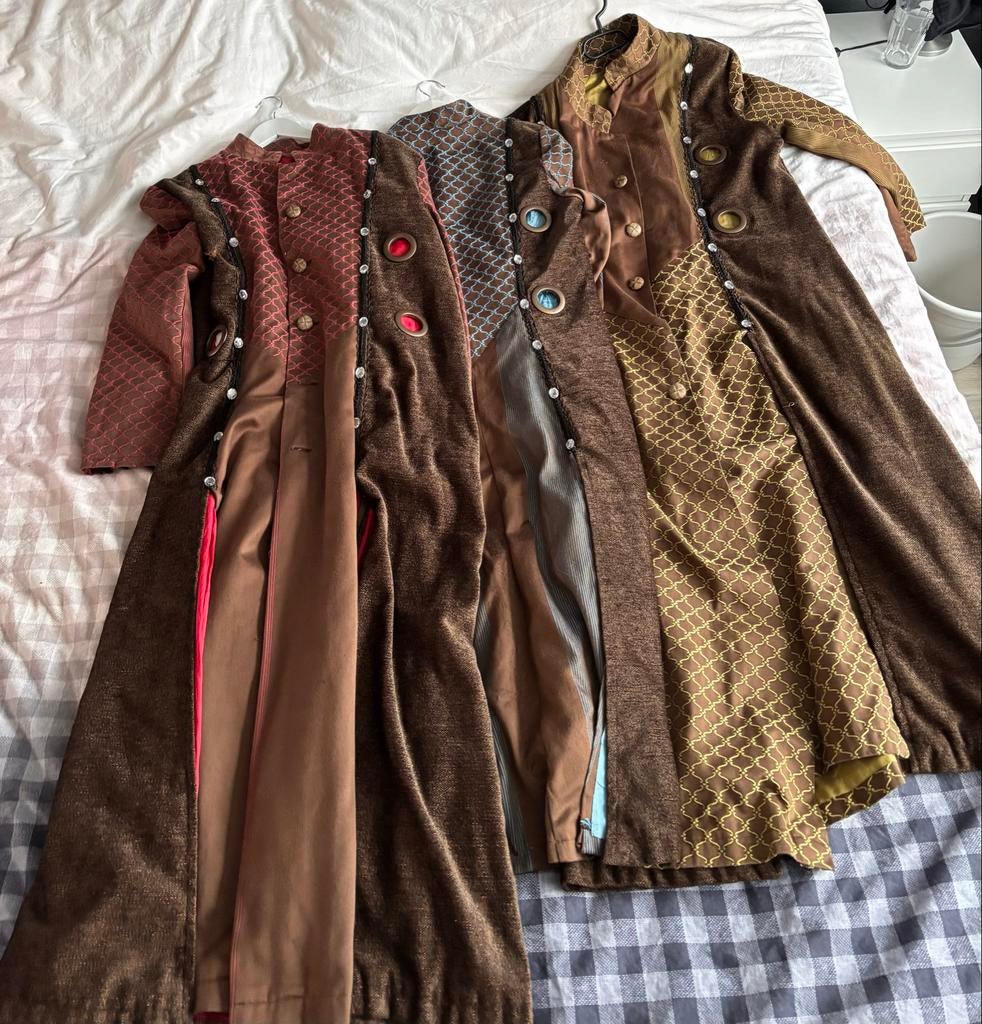 Carnavalsjassen in diverse kleuren 9 mannen, 7 dames jassen., Carnaval, Kleding, Gedragen, Ophalen