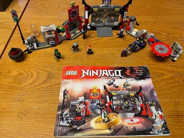 Lego 70640 S.O.G. Hoofdkwartier Masters of Spinjitzu, Ophalen of Verzenden, Zo goed als nieuw, Complete set, Lego