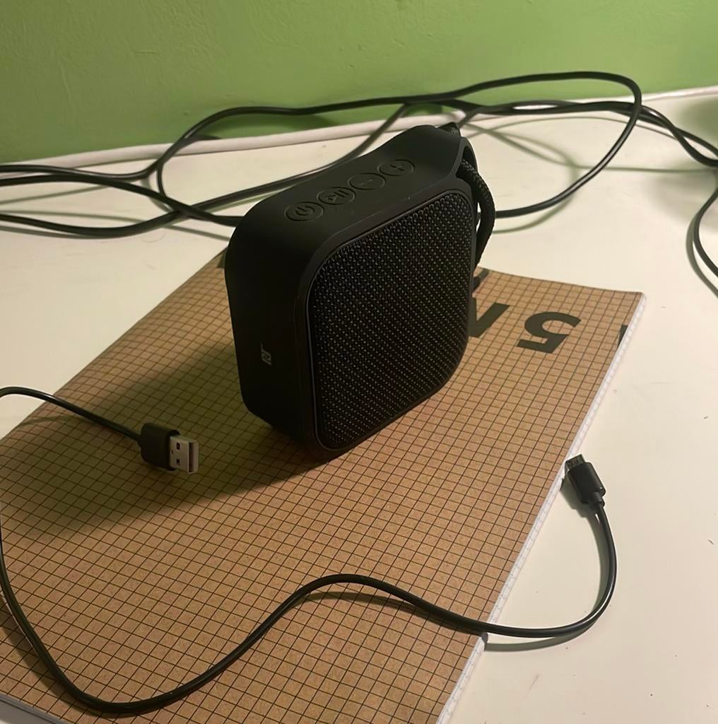 Kleine bluetoothspeaker (geschikt voor buiten), Overige merken, Overige typen, Ophalen of Verzenden, Zo goed als nieuw