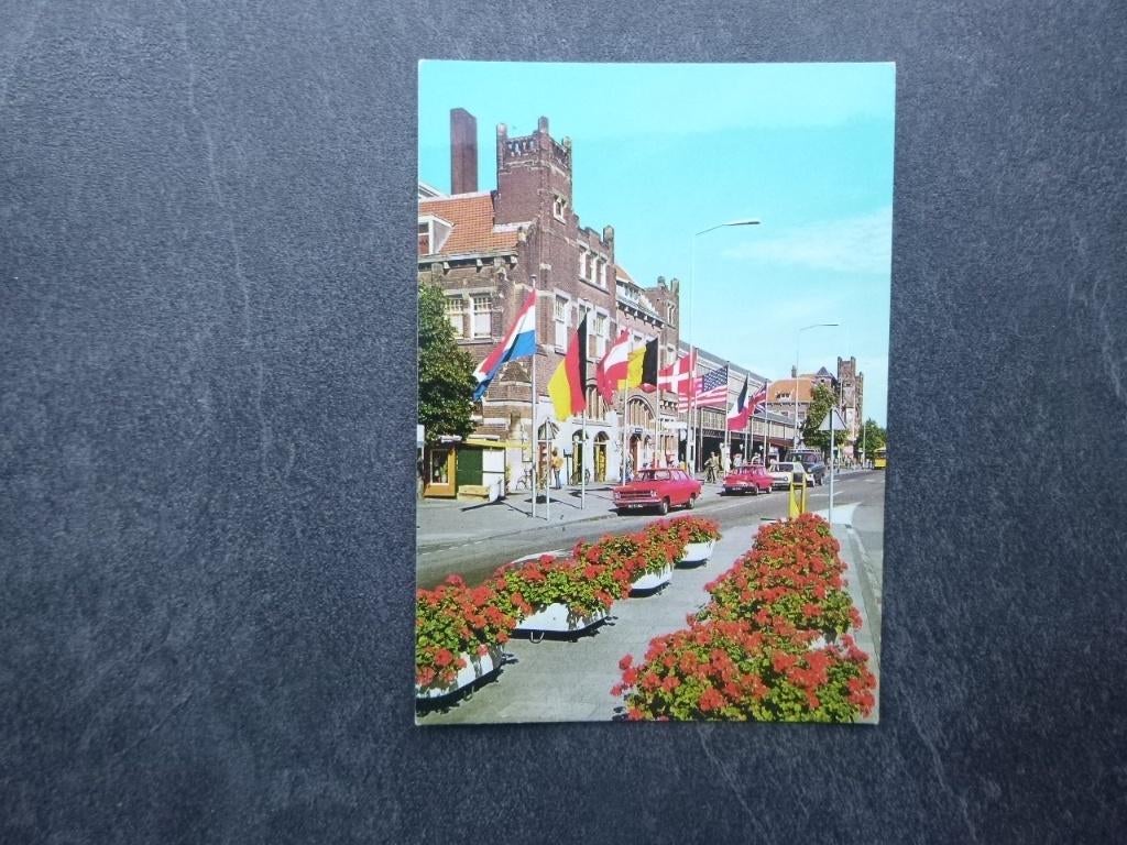 Haarlem, Stationsgebouw op Stationsplein/auto, Verzenden, 1980 tot heden, Ongelopen, Noord-Holland
