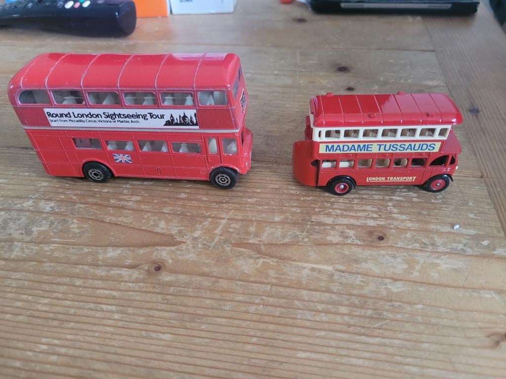 Twee Engelse bussen, Corgi, G, Ophalen of Verzenden, Zo goed als nieuw