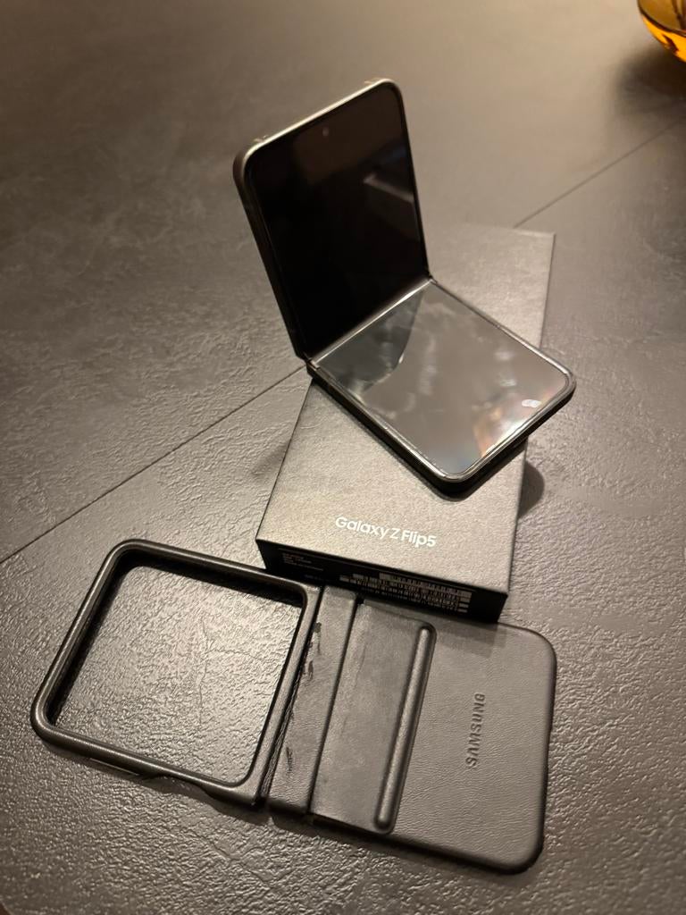 Samsung Galaxy Z Flip5 (ZGAN), Telecommunicatie, Mobiele telefoons | Samsung, Ophalen, Overige modellen, Blauw, Nieuw