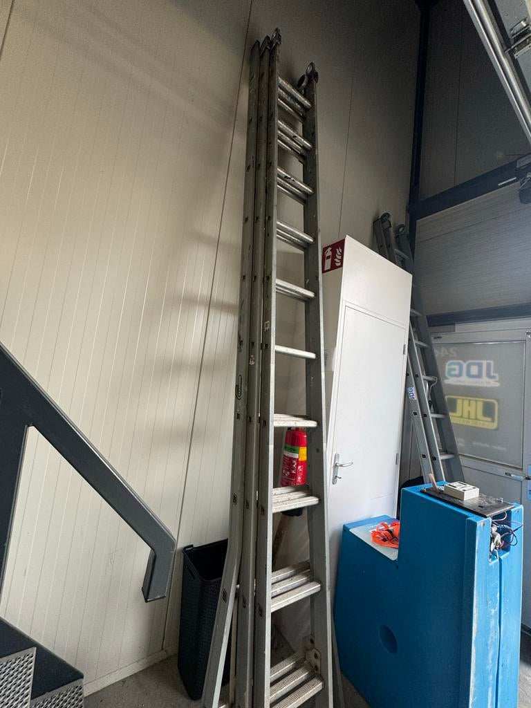 Dirks ladder 3x10 sporten, 35cm sportafstand, Doe-het-zelf en Verbouw, Ladders en Trappen, Ophalen, Gebruikt, Ladder, Opvouwbaar of Inschuifbaar