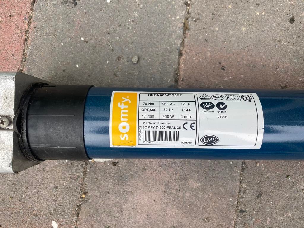 Buismotor voor zonnescherm, Ophalen