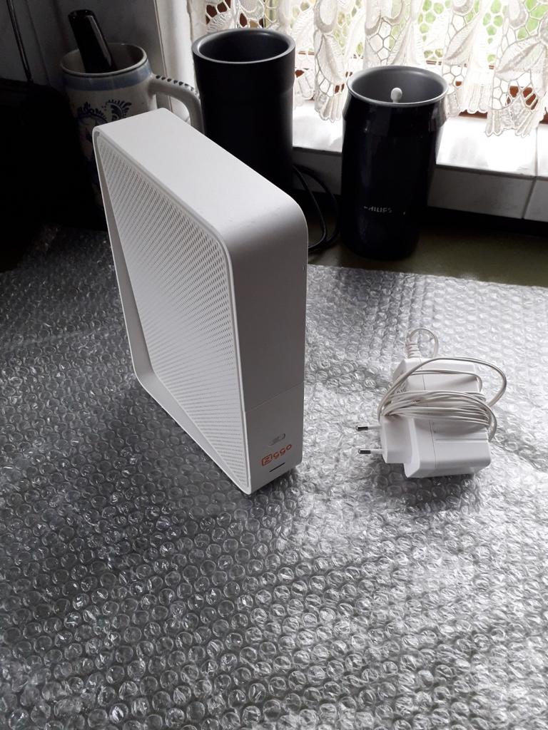 Ziggo smart wifi booster AP7465CE-ZG met adapter, Computers en Software, Ophalen