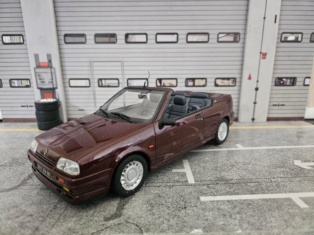 OttOMobile Renault 19 16S Cabriolet 1991 1/18 in ovp, Hobby en Vrije tijd, Modelauto's | 1:18, Ophalen of Verzenden, Zo goed als nieuw