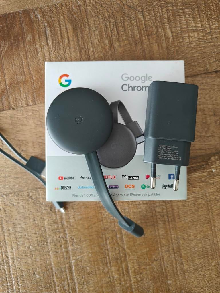Google Chromecast V3 met doos, kabel en adapter, Ophalen of Verzenden