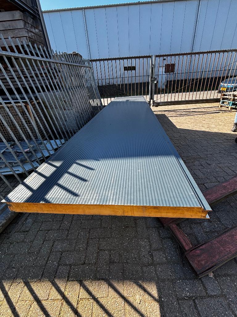Sandwichpanelen, 560 x106 x 8cm, € 20,00 pm2, Ophalen, Zo goed als nieuw, Overige materialen, 50 tot 100 mm