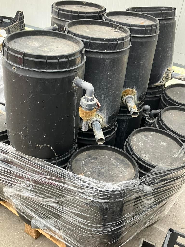 Overloop tonnen, Ophalen, Gebruikt, Kweektent