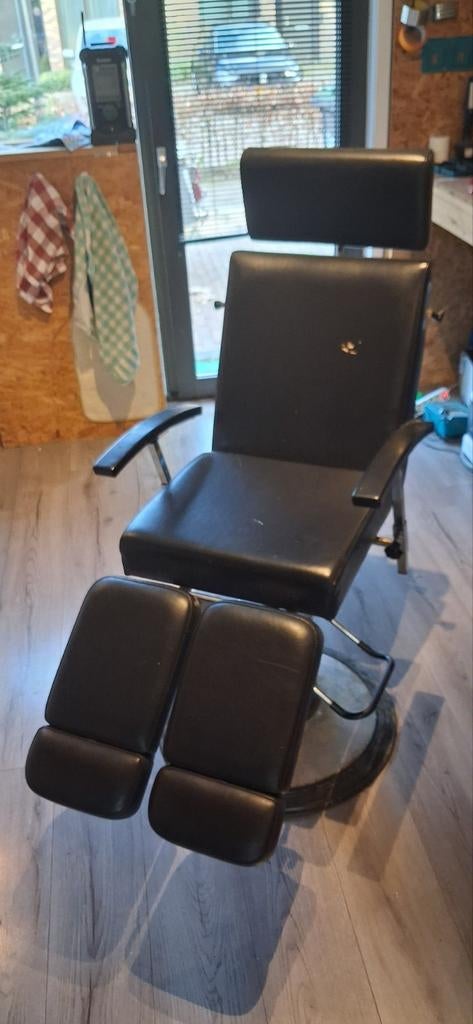 Professionele Greiner Behandelstoel / Tattoo Stoel, Ophalen, Gebruikt, Eén