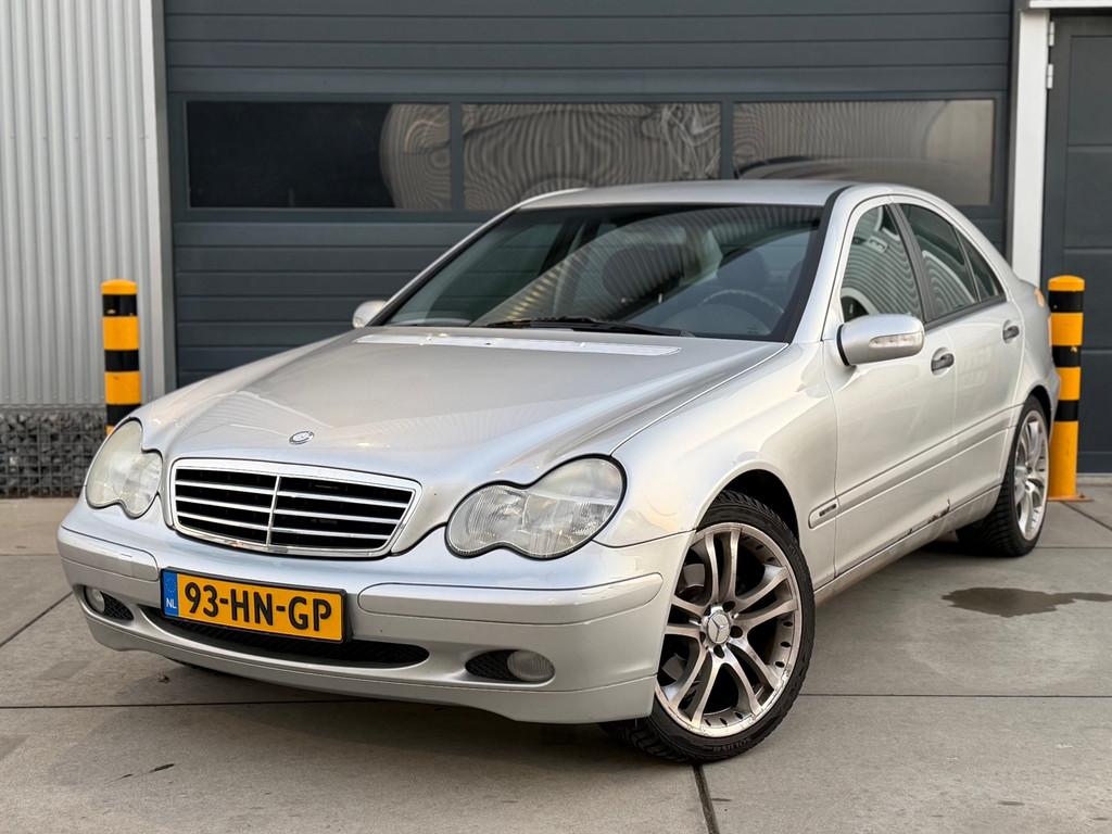 Mercedes-Benz C-klasse 200 K. Elegance CLIMA / CRUISE / TREK, Gebruikt, Zwart, 4 cilinders, 163 pk