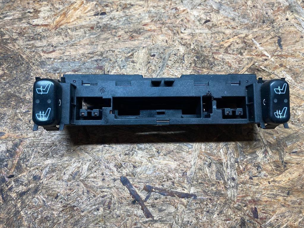 Mercedes SLK stoelverwarming schakelaar te koop, Ophalen of Verzenden