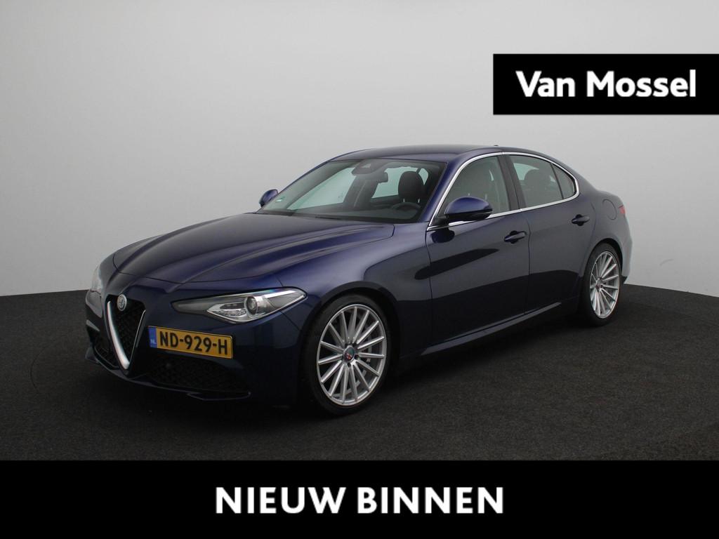 Alfa Romeo Giulia 2.0T 200pk Aut. Super | Leder | Navigatie, Automaat, Achterwielaandrijving, Euro 6, 4 cilinders