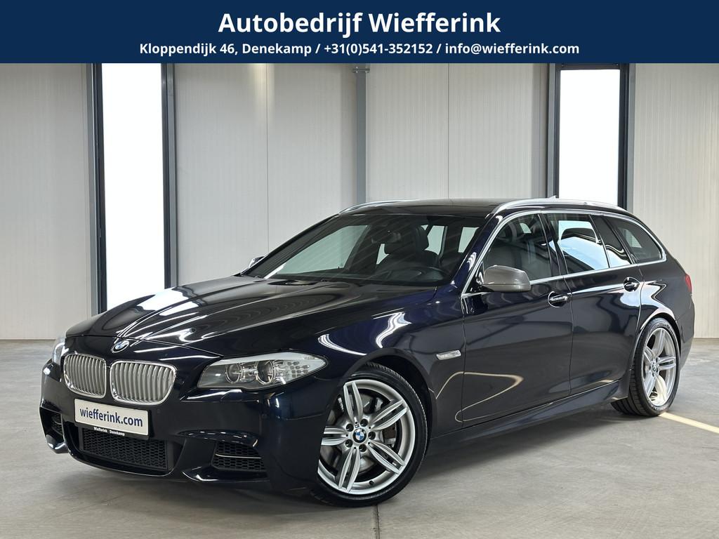 BMW 5 Serie Touring M550xd 381pk | Pano | Head-up | Trekhaak, Auto's, BMW, Automaat, 12 maanden, Gebruikt, 2993 cc