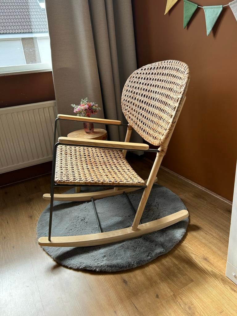Rotan Schommelstoel - Comfortabel en Stijlvol, Ophalen, Overige kleuren, Riet of Rotan, Zo goed als nieuw