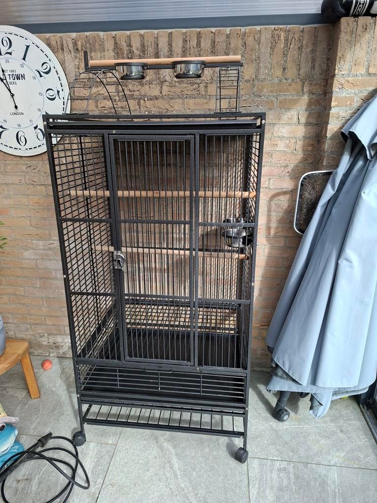 Papegaaien kooi, Dieren en Toebehoren, Ophalen, Zo goed als nieuw, Metaal, Vogelkooi