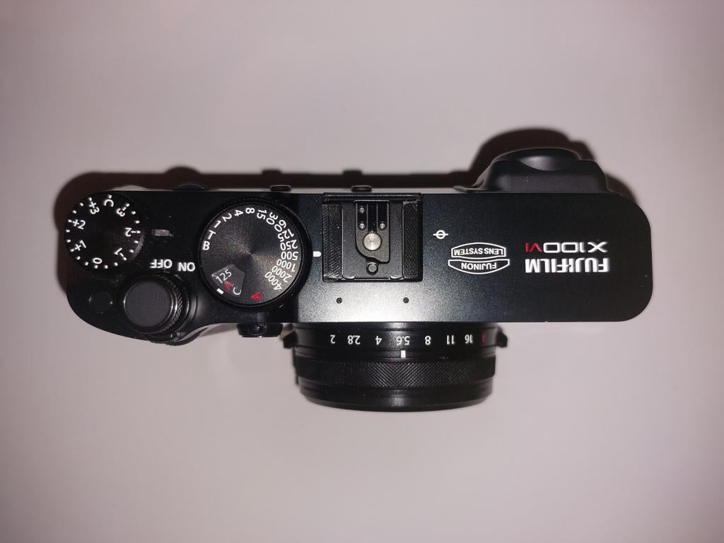 Fujifilm x100VI + heeeeel veel extra's, Ophalen, Zo goed als nieuw, Fuji, Geen optische zoom