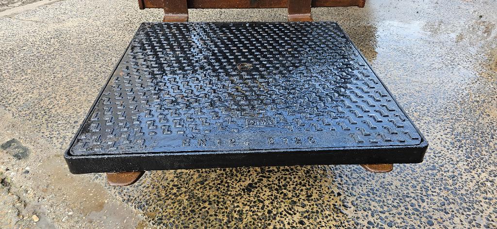 Nieuw zwaar metalen deksel 90x90x5 DRWA, Ophalen of Verzenden, Nieuw, IJzer