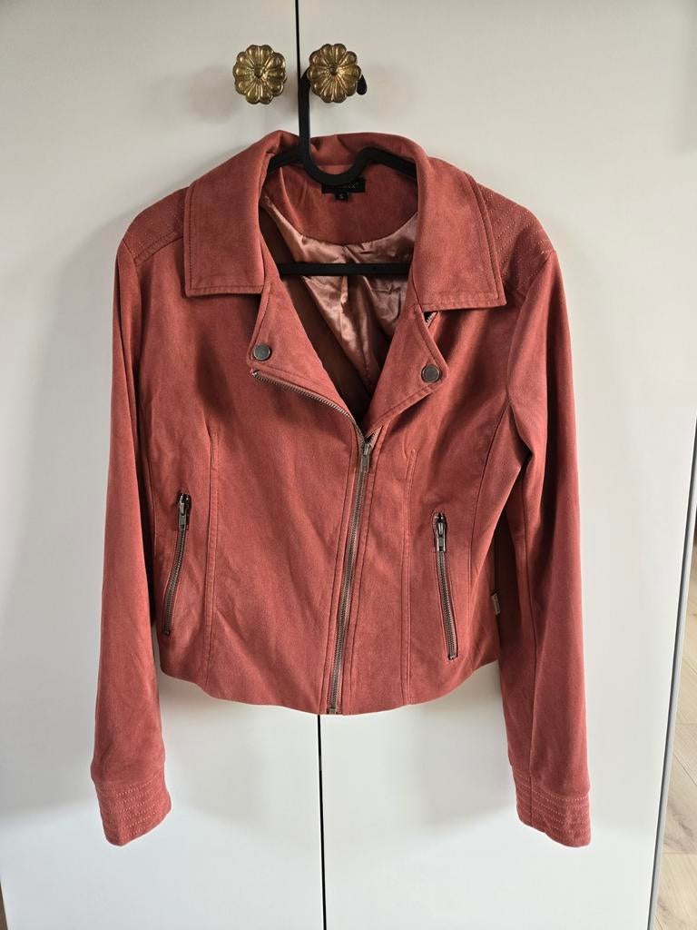 Nieuwe G-Maxx suède jas in oud roze (valt als S/M), Kleding | Dames, Nieuw, Ophalen of Verzenden, Roze, Maat 36 (S)